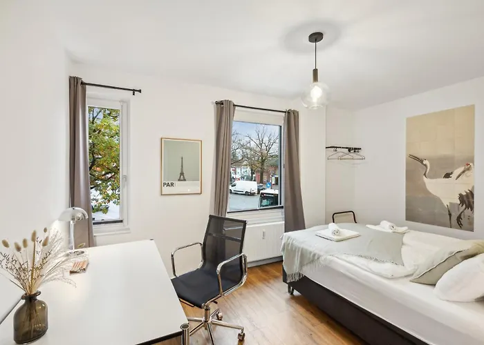 Apartment Kranich mit 3 Zimmern, top Infrastrukturlage HH Langenhorn, nähe Airport, Boxspringbetten und Arbeitsplätzen mit Glasfaser WLAN Hamburg